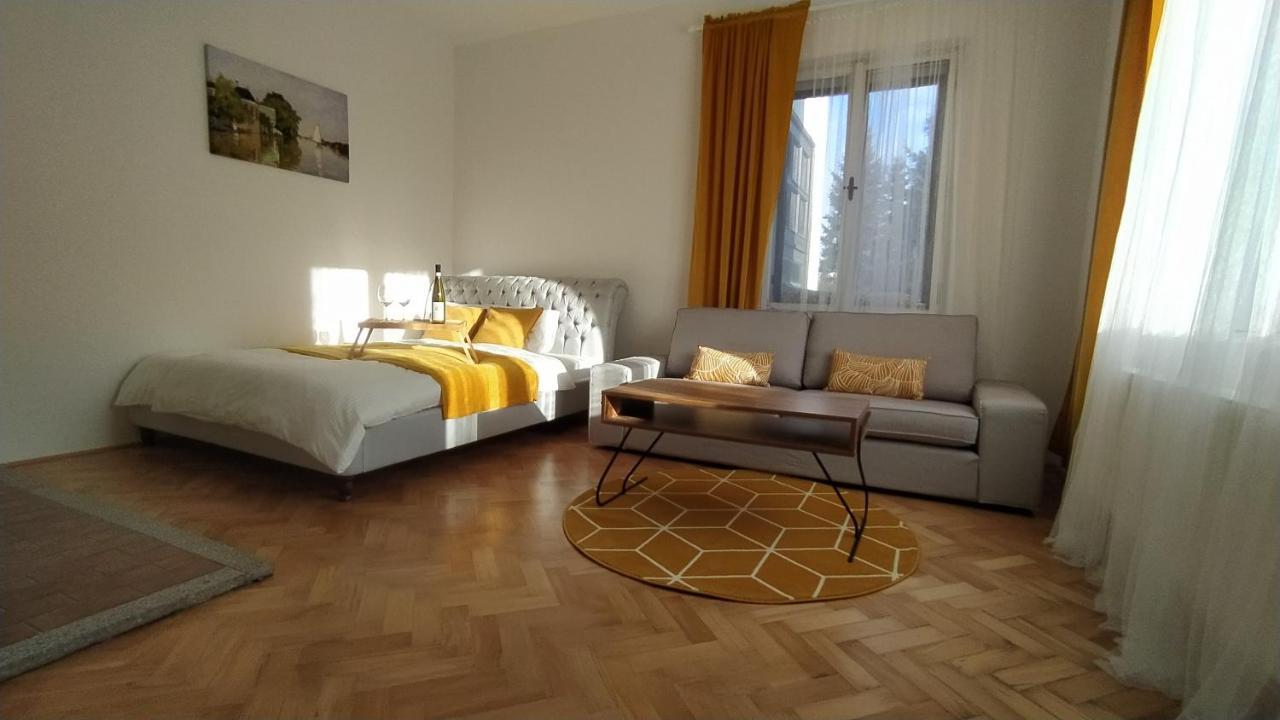 Vila Sik Nove Mesto na Morave Exteriör bild